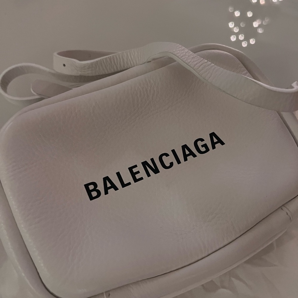 BALENCIAGA everyday white logo mini camera crossbody bag - Picture 12 of 15